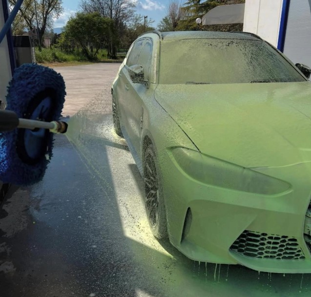Schiuma attiva autolavaggio Terni — Gorilla Clean Car Wash